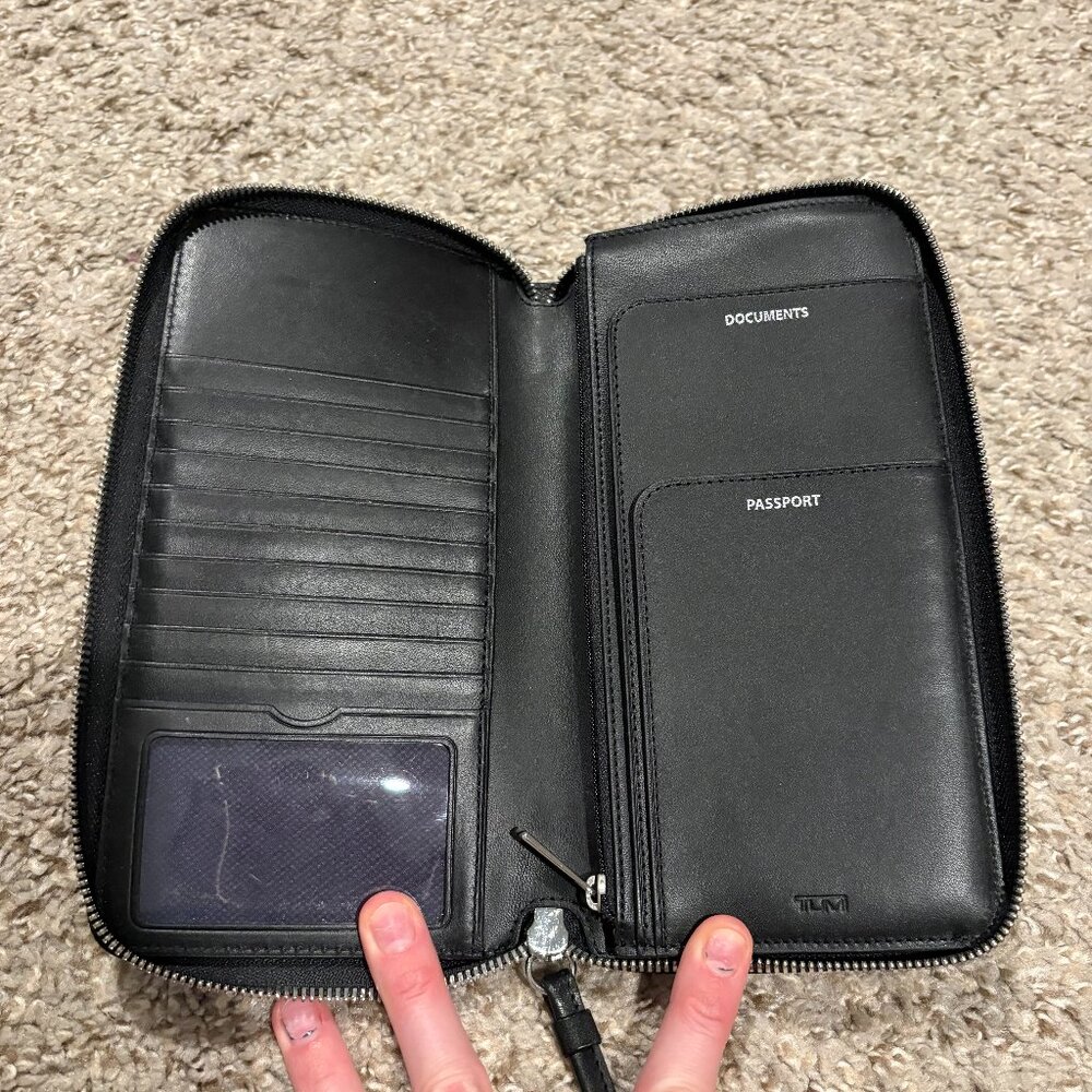 TUMI Travel Wallet Black Like New